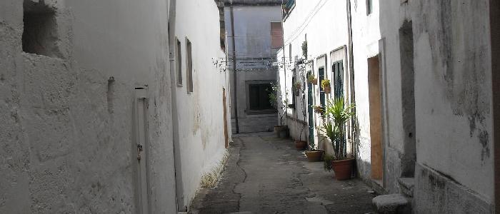 Avetrana (Ta), centro storico, viuzza