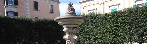 Noci (Ba), piazza Garibaldi, fontana monumentale